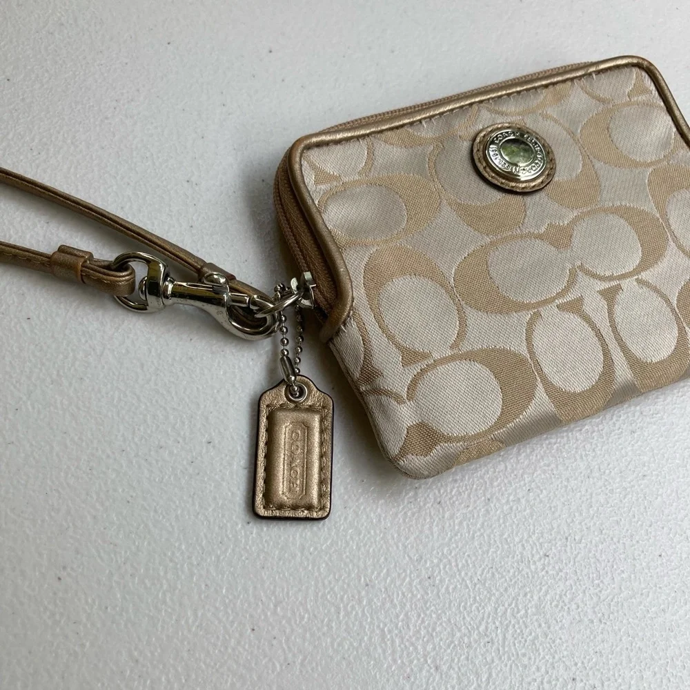 Coach Daisy Signature C Light Khaki & Gold Tone Square Zipper Wallet Wristlet